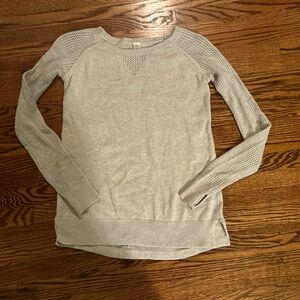Ivivva by Lululemon knitted grey sweater with thumb holes